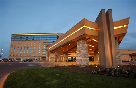 oregon casino hotels - Chinook Winds Casino Resort 